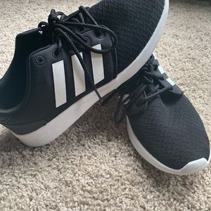 Adidas/ Memory foam footbed